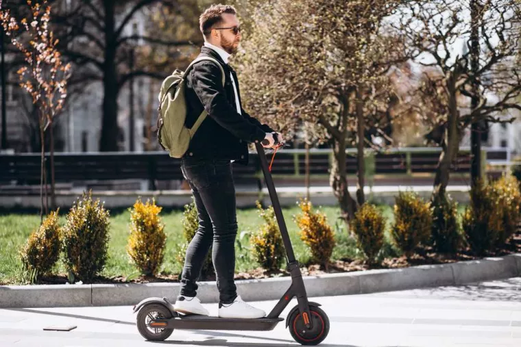 Quelle est la bonne puissance pour une trottinette électrique à moins de 300 euros ?, Lagnieu, Phone 911